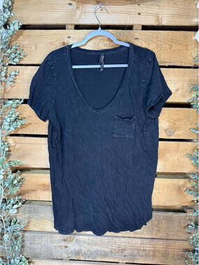 Torid Black V-Neck Short Sleeve T-Shirt Size 1